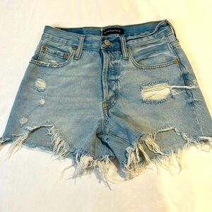 90s High Rise Cut Off Jean Shorts Light Wash Distressed Denim Frayed Hem 2